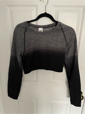 Women’s Cropped Ombre Longsleeve - Black/Gray